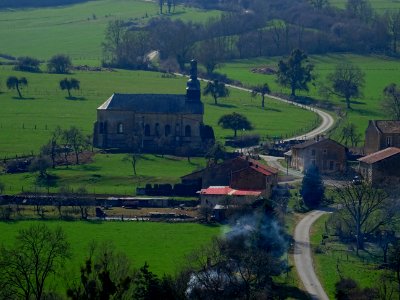 Eglise Saint-Pierre et le village de Signy-Montlibert, Ard… 
