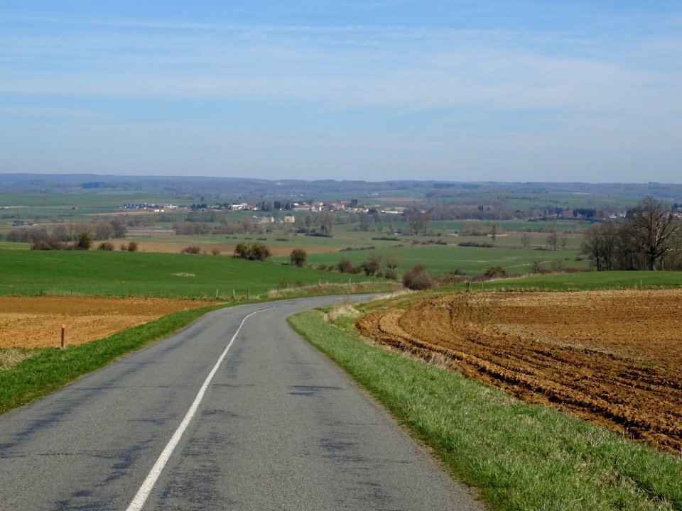 Sur la D19, entre Mouzon et Carignan, Ardennes 