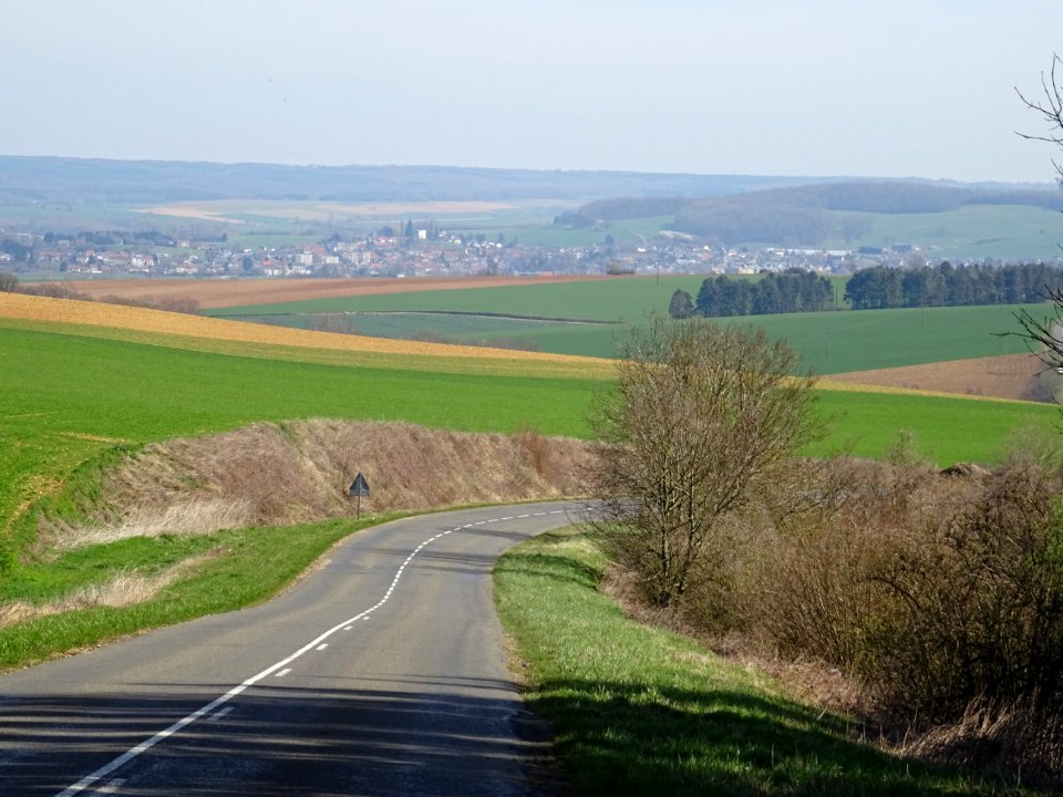 Sur la D19, entre Mouzon et Carignan, Ardennes 