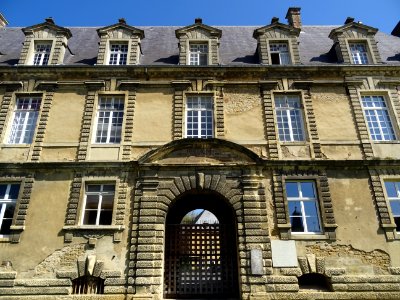Château-bas de Sedan, ancien palais des Princes, entre Ren… 