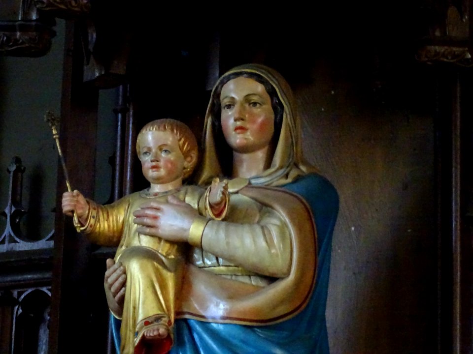 Statue, église Saint-Martin (1851), Sugny, Belgique 