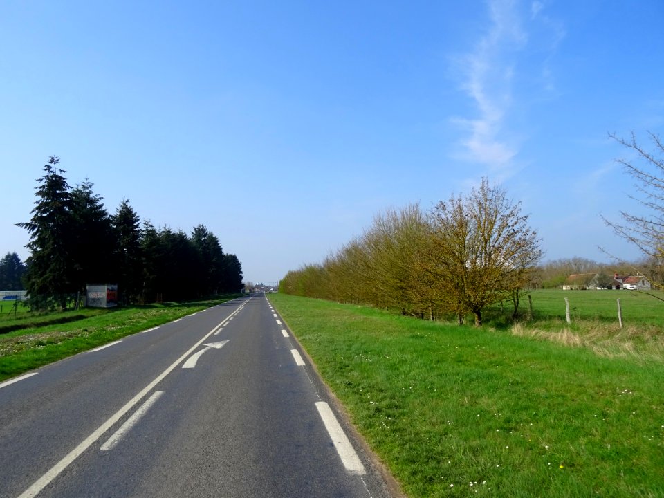 Sur la route entre Beaugency et Saint-Laurent-Nouan, Loire… 