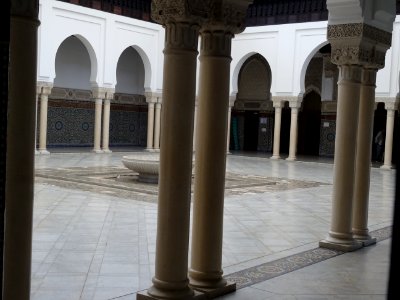 Cour intérieure, La Grande Mosquée, rue Georges Desplas, 5… 