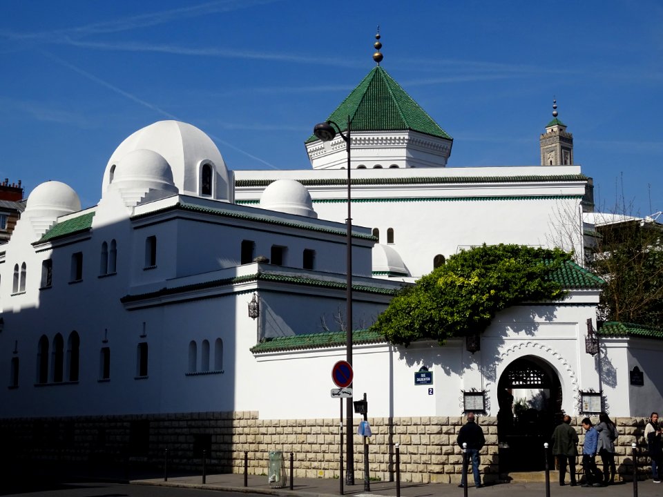 La Grande Mosquée, vue à l'angle rue Daubenton et rue Geof… 