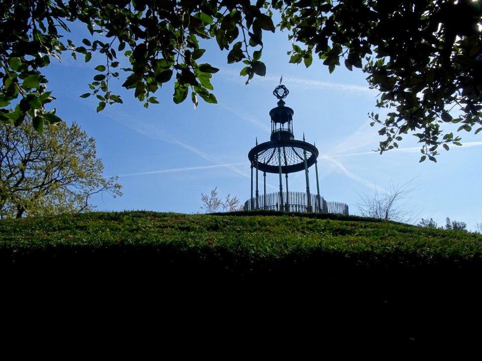 La Gloriette de Buffon est un kiosque métallique du Jardin… 