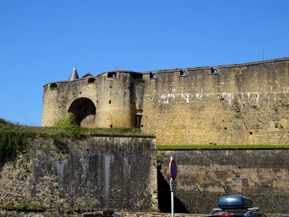 Les remparts du château fort de Sedan, Ardennes 