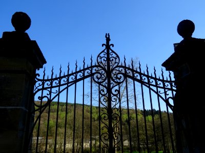 Grilles du jardin de l'abbaye de Laval Dieu, Monthermé, Ar… 