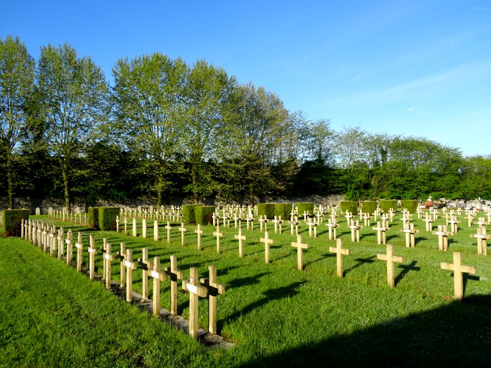 Cimetière de Meaux, tombes des poilus de la 1ère guerre mo… 