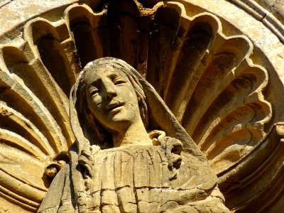 Détail de la façade la chapelle, abbaye de Laval Dieu, Mon… 