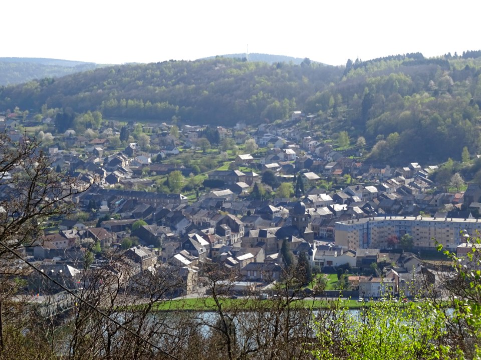 La Meuse et Bogny-sur-Meuse, en descendant du col de Liry,… 