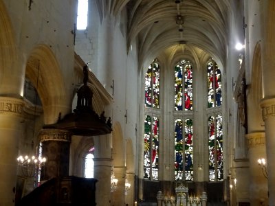 Nef et vitraux, église Saint-Martin, l'Isle-Adam, Val-d'Oi… 