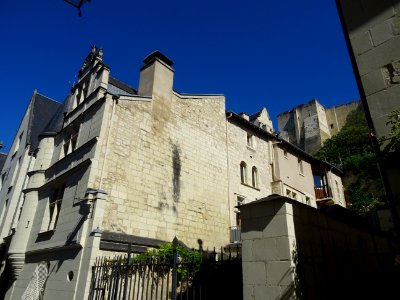 Maisons en tuffeau, rue Haute St-Maurice, Chinon, Indre-et… 