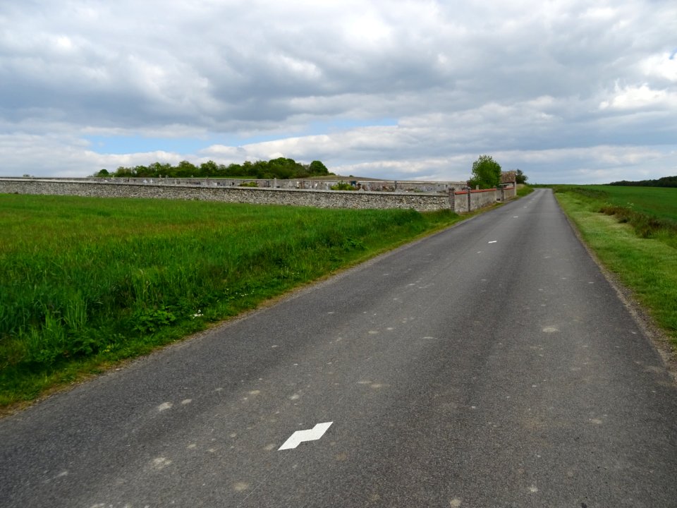 La D21 entre Rouvres et la Haye, Eure-et-Loir 