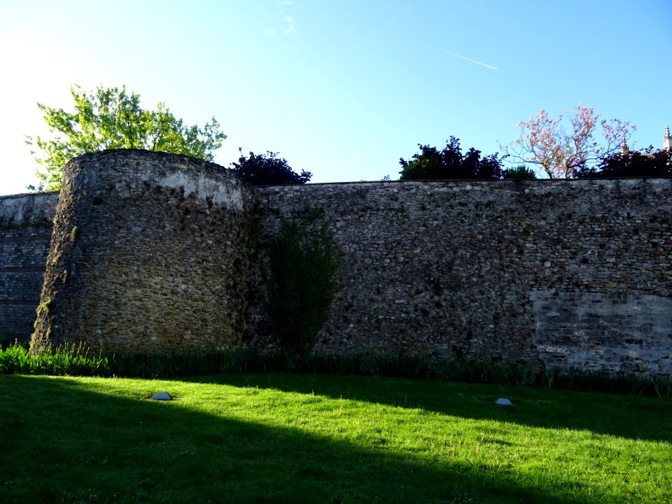 Le rempart gallo-romain, Meaux, Seine-et-Marne 