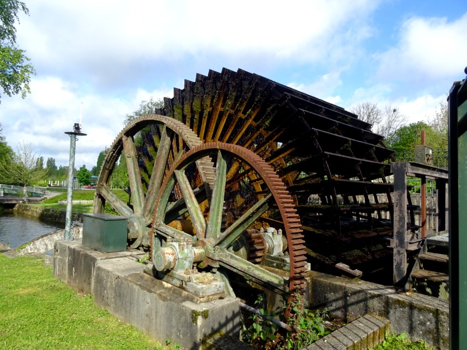 Roue à aubes, sur l'Ourcq, La Ferté-Milon, Aisne 