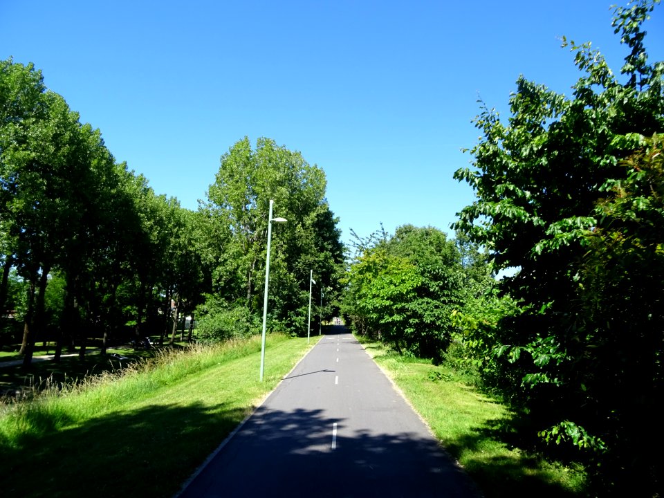 Sur la piste cyclable le long du canal de l'Ourcq, Aulnay-… 