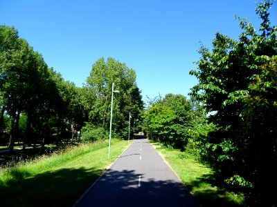 Sur la piste cyclable le long du canal de l'Ourcq, Aulnay-… 