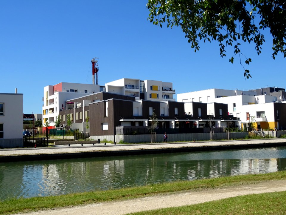 Le long du canal de l'Ourcq, Bondy, Seine-Saint-Denis 
