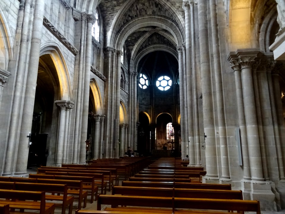 Nef, collégiale Notre-Dame de Poissy, Poissy, Yvelines 