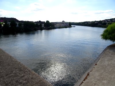L'Yonne converge avec la Seine à Montereau-Fault-Yonne, Se… 