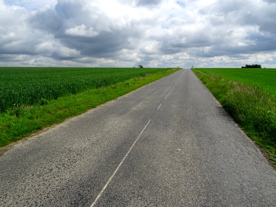 La D173 entre Chaudun et Ploisy, Aisne 