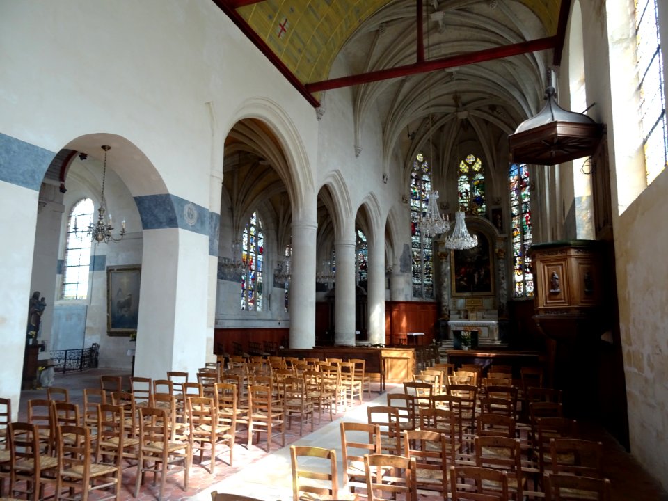 Nef, église Saint-Acceul d'Ecouen, Ecouen, Val-d'Oise 