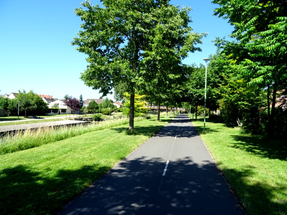 Sur la piste cyclable le long du canal de l'Ourcq, Aulnay-… 