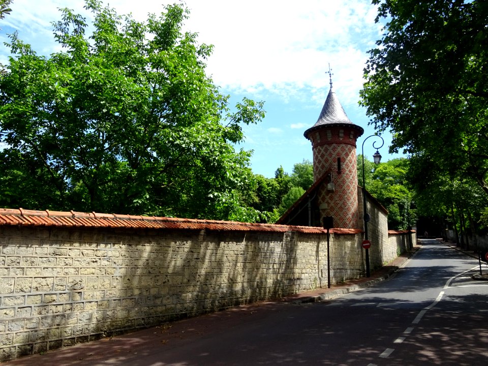 Tour, Rueil-Malmaison 