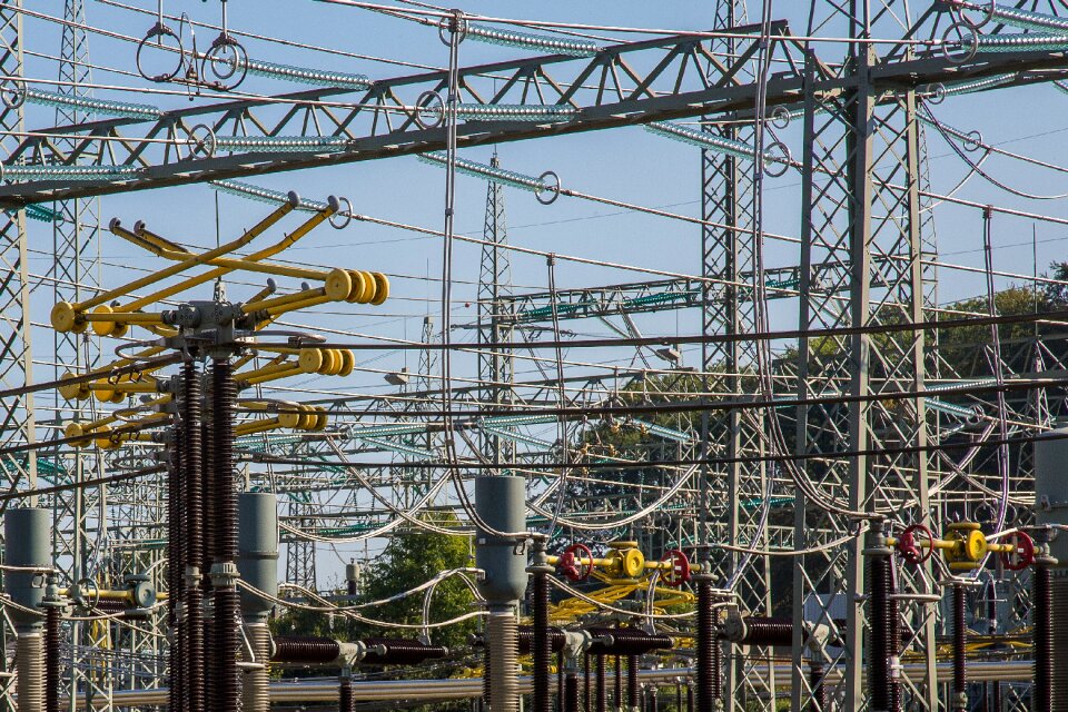 High voltage transformer power generation