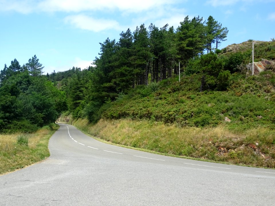 Depuis le Roc Suzadou sur la D920 qui monte au Col du Pr… 