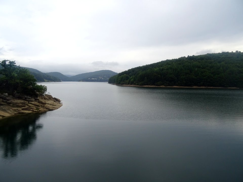 Lac du Laouzas dans les Monts de Lacaune, entre Nages et M… 