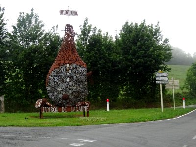 Sculpture géante de métal, Jambon de Lacaune, Lacaune, T… 