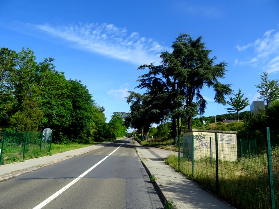 Entre Jouy-en-Josas et Versailles, juste avant l'autoroute… 