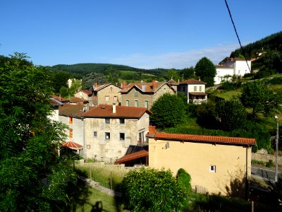 Maisons et jardins sur la colline, Yzeron, Rhône 