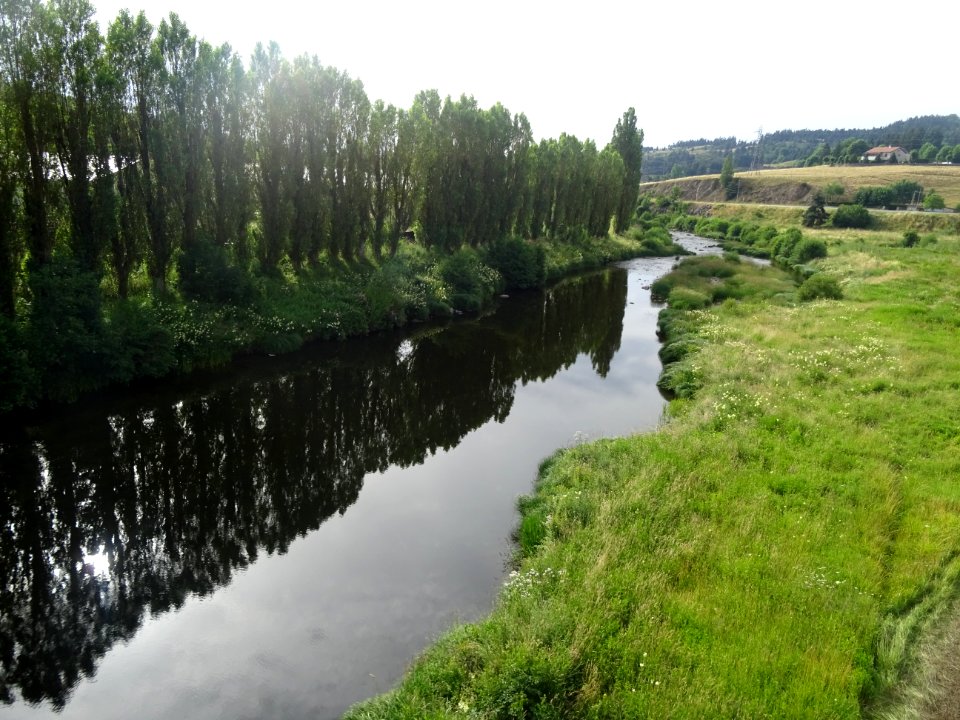 L' Allier, depuis le Pont de l'Allier, à l'entrée de Lango… 