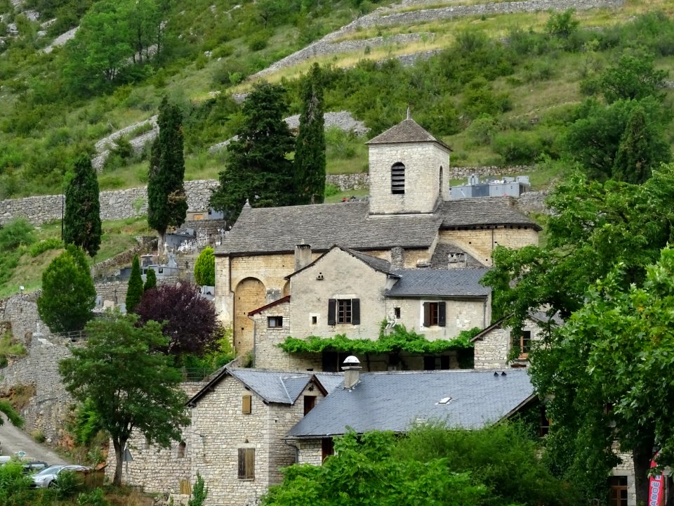 Eglise romane St-Jean-Baptiste, du XIIème siècle, La Malèn… 