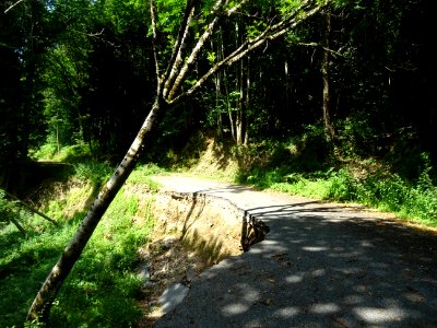 1er effondrement, route barrée entre Prouilhe et Gayraud, … 