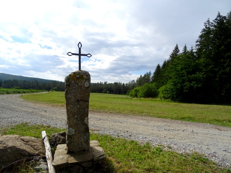 Une croix, Parc Naturel Régional du Haut Languedoc, forêt … 