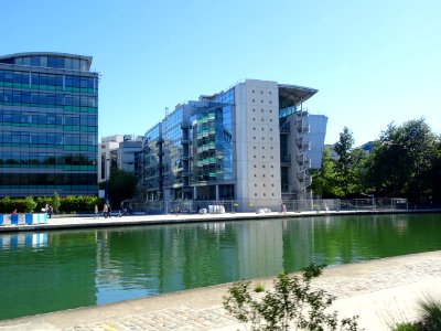 Immeubles vers le Petit Pantin, le long du chemin de Halag… 