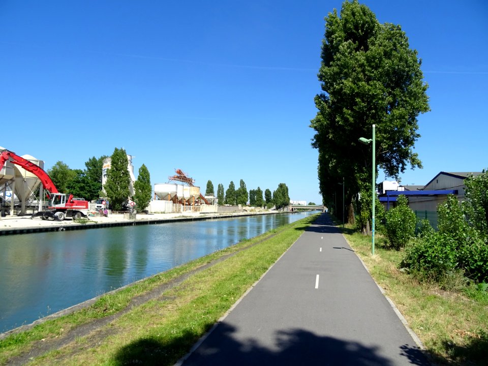 Canal de l'Ourcq, après Bobigny, Seine-St-Denis 