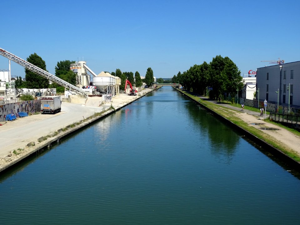 Canal de l'Ourcq, après Bobigny, Seine-St-Denis 