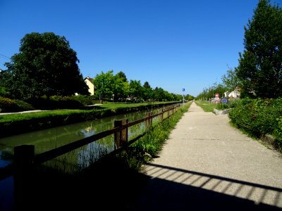 Le long du canal de l'Ourcq, Sevran, Seine-St-Denis photo