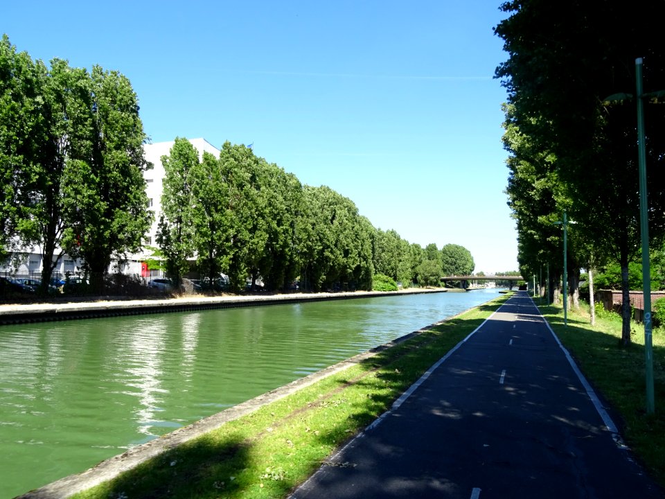 Le long du canal de l'Ourcq, Bondy, Seine-Saint-Denis 
