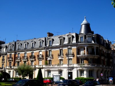 Immeuble près de l'Hôtel de Ville, Le Raincy, Seine-St-Den… photo