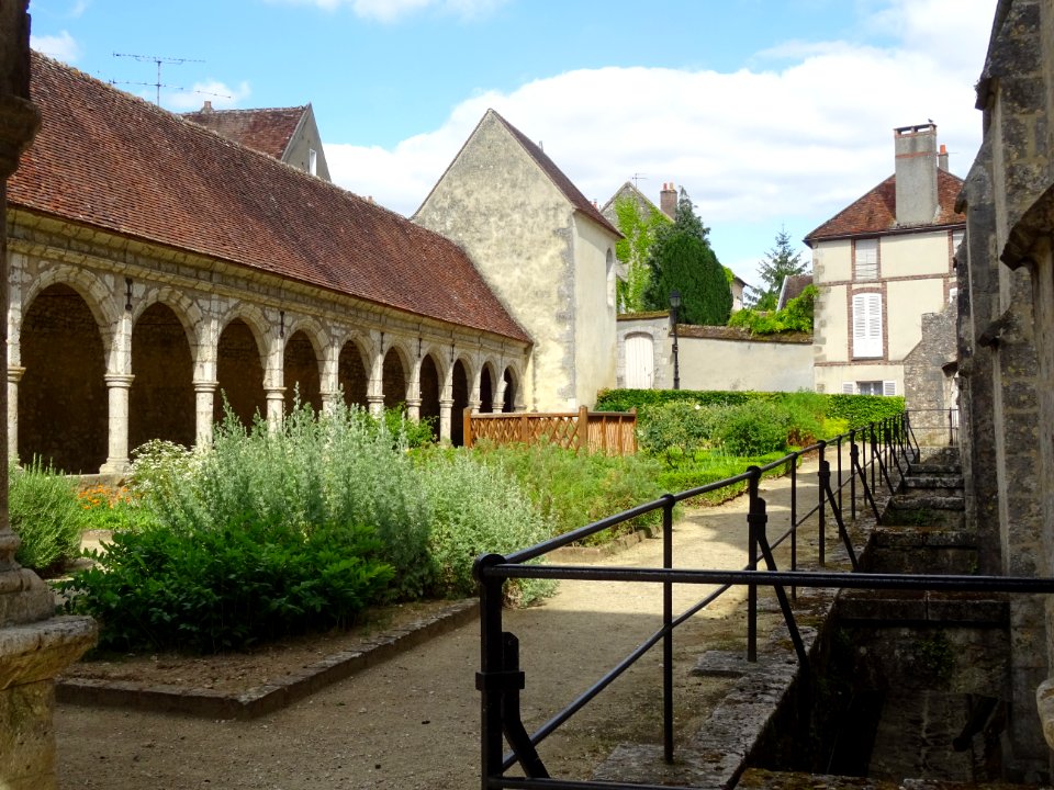 Cloitre, église Notre Dame de Donnemarie-Dontilly, Donnema… 