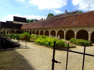Cloitre, église Notre Dame de Donnemarie-Dontilly, Donnema… 