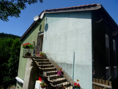 La maison où j'ai demandé poliment à remplir d'eau fraîche… 