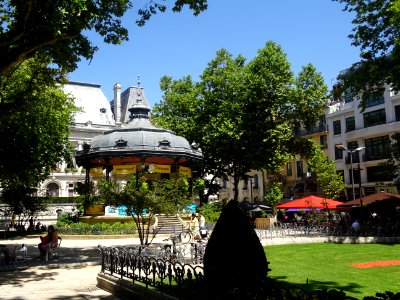 Jardin et jets d'eau, devant l'hôtel de ville, Saint-Etien… 