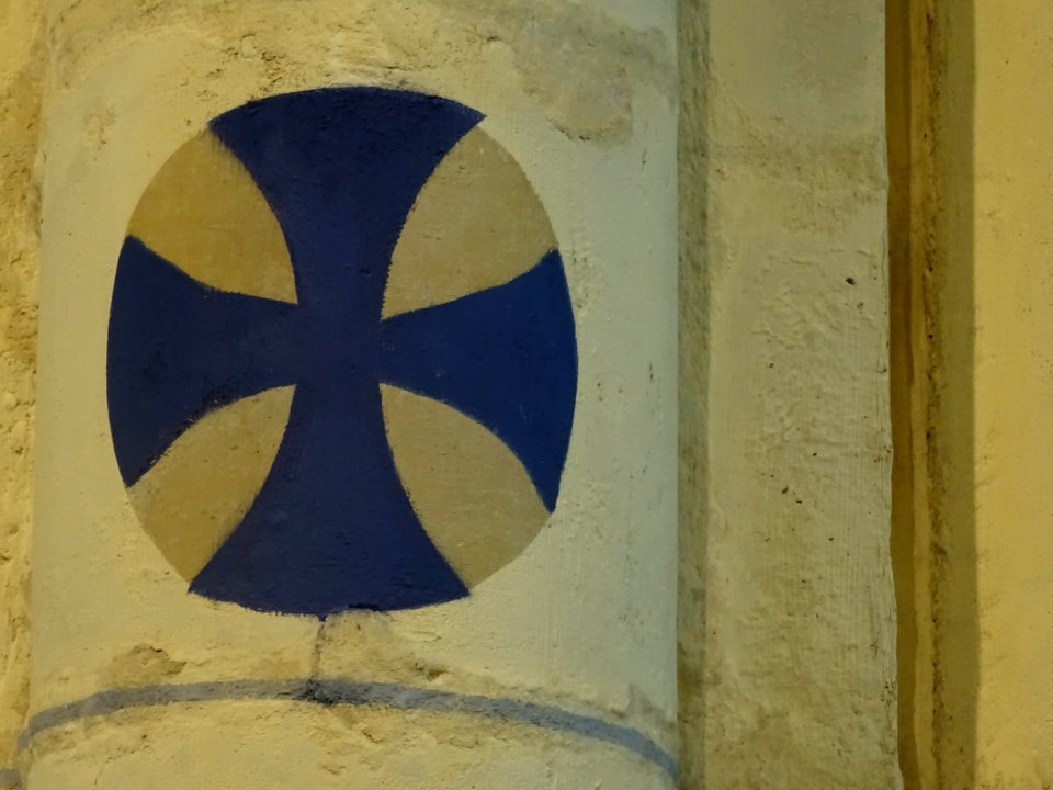 Signe Croix des croisés ? , église Saint-Pierre-et-Saint-P… 