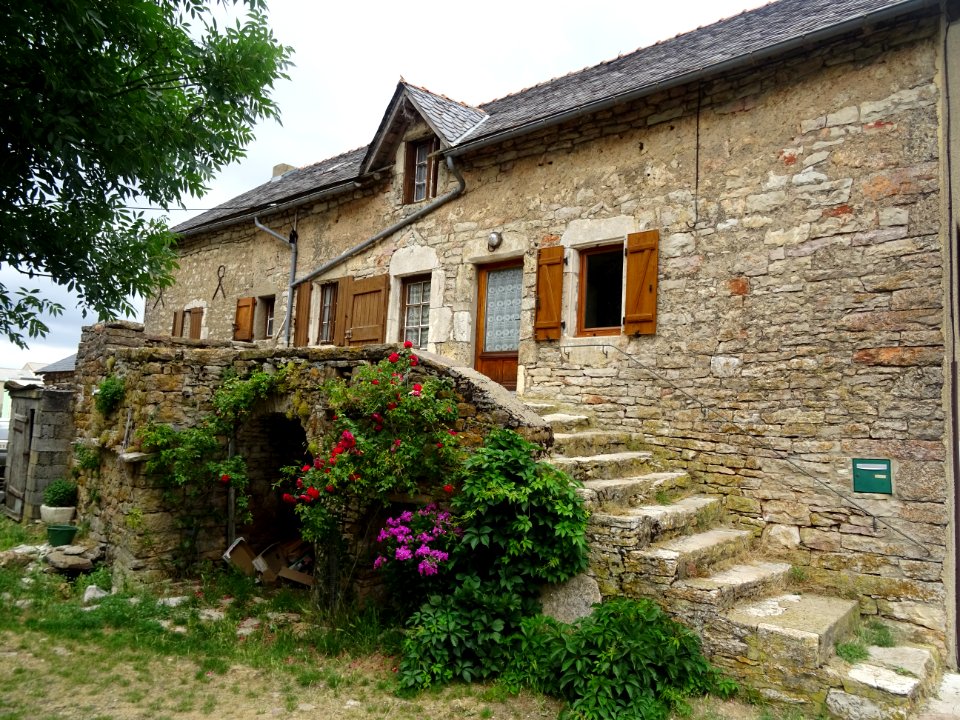 Village de Sauveterre, sur le Causse de Sauveterre, Lozère… 